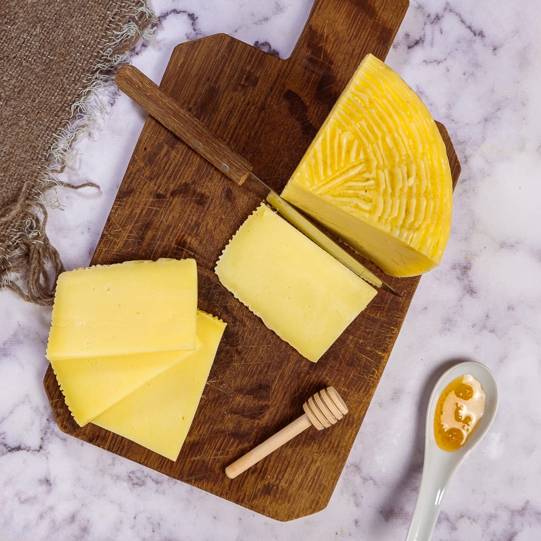 Formaggio Vaccino al Peperoncino Dolce - immagine 3